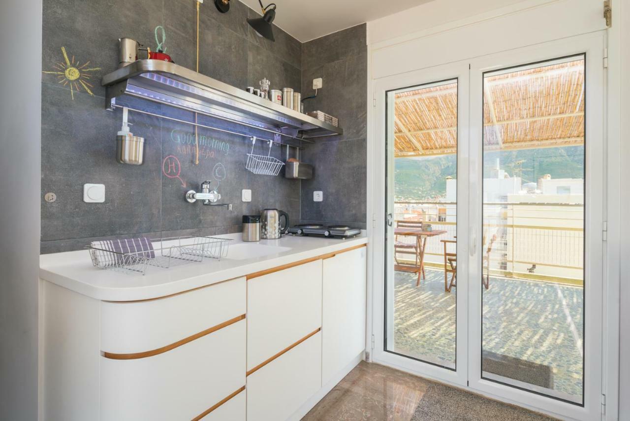칼라마타 Seafront Penthouse Leo 아파트 외부 사진