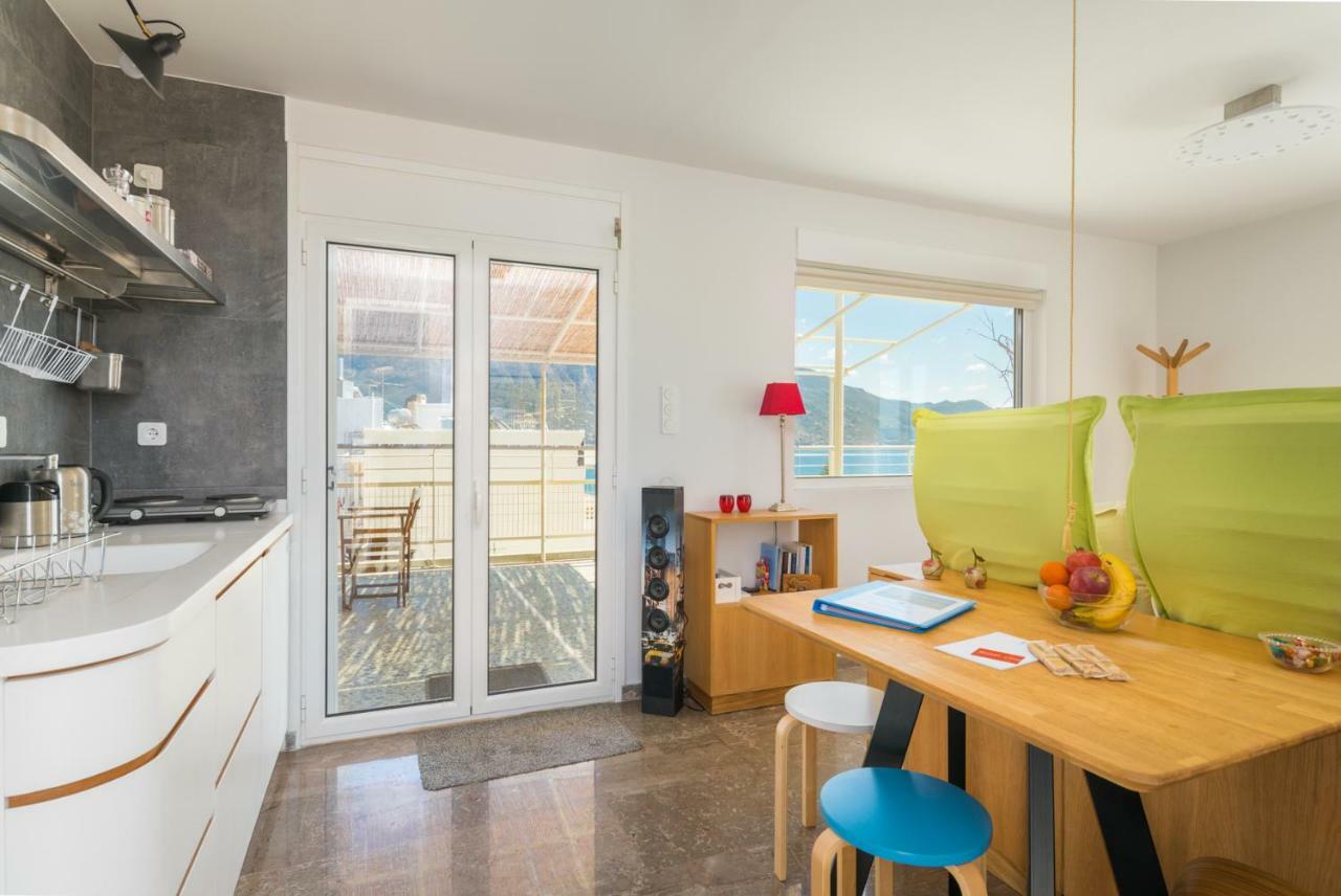 칼라마타 Seafront Penthouse Leo 아파트 외부 사진